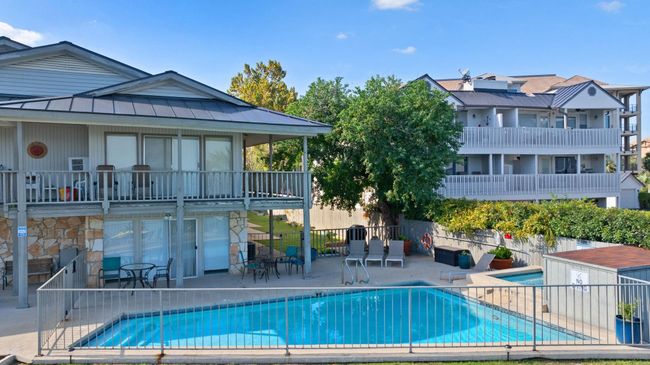 104 Cove E, Condo with 3 bedrooms, 2 bathrooms and null parking in Horseshoe Bay TX | Image 5