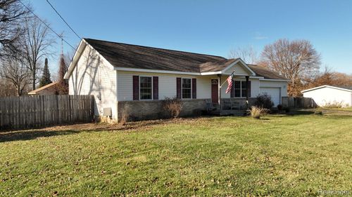 3058 Vineland Ave, Burton, MI, 48519-1667 | Card Image