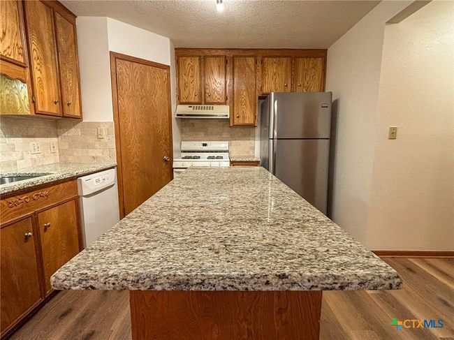 APT-28 - 101 Maplewood Dr, Condo with 3 bedrooms, 2 bathrooms and null parking in Victoria TX | Image 7