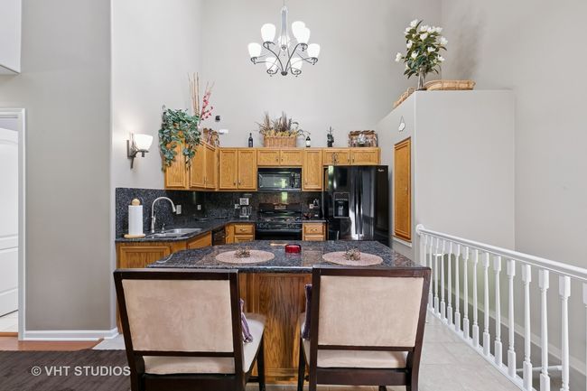 22001 Jordan Ln, Townhouse with 2 bedrooms, 3 bathrooms and 2 parking in Richton Park IL | Image 9