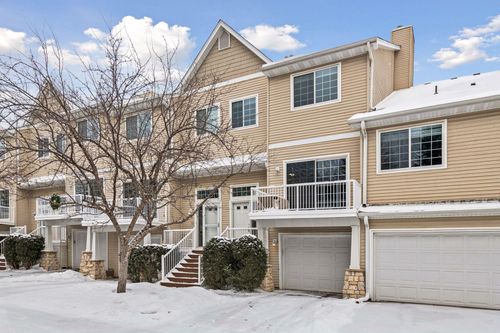 642 Willoughby Way W, Minnetonka, MN, 55305-5352 | Card Image