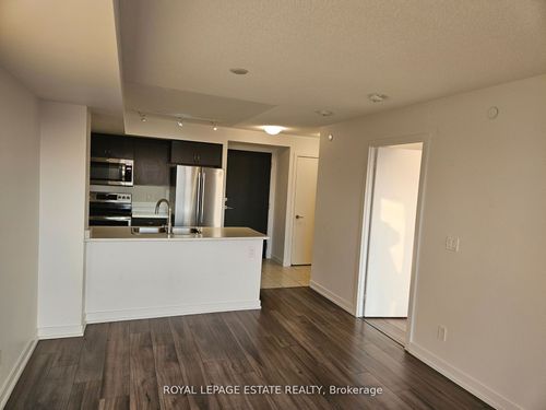 722-8 Trent Ave, Toronto, ON, M4C0A6 | Card Image