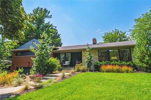 794 Falcon Blvd, Burlington, ON, L7T3B3 | Card Image