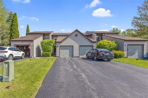 8474 Bubbling Springs Dr, Baldwinsville, NY, 13027-9463 | Card Image