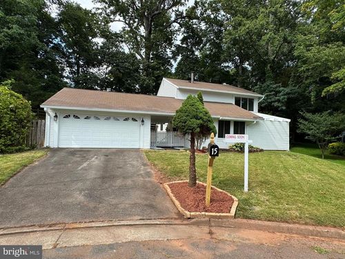 15 Greenfield Ct, STERLING, VA, 20164-1218 | Card Image