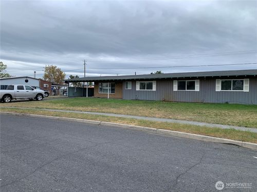 137 Schilling, Moses Lake, WA, 98837 | Card Image