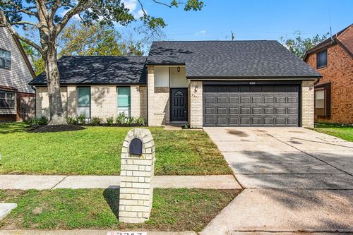 2247 Pilgrims Point Drive, Friendswood, TX, 77546 | Card Image