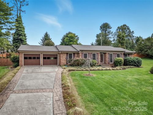 304 Melissa Way, Hendersonville, NC, 28791-8508 | Card Image