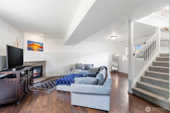 Lower level living space | Image 20