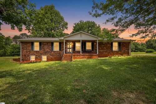 631 Riveroak Cir, Inman, SC, 29349-9098 | Card Image