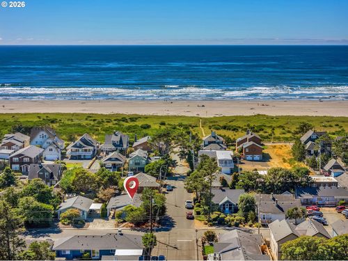 1120 S Columbia St, Seaside, OR, 97138-5414 | Card Image