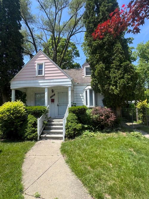 17331 Braile Street, Detroit, MI, 48219 | Card Image