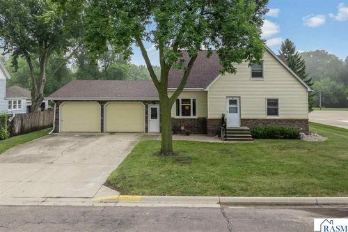 611 S Rice Street, Blue Earth, MN, 56013 | Card Image