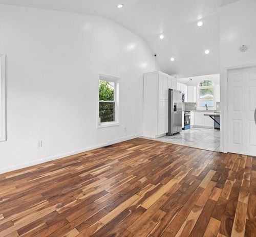5 Inca Dr, Bay Shore, NY, 11706-4907 | Card Image
