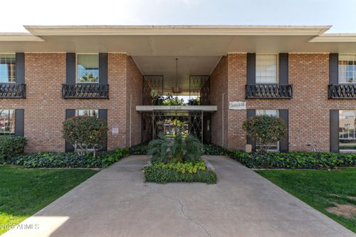 a-133 E Palm Ln, Phoenix, AZ, 85004-1786 | Card Image