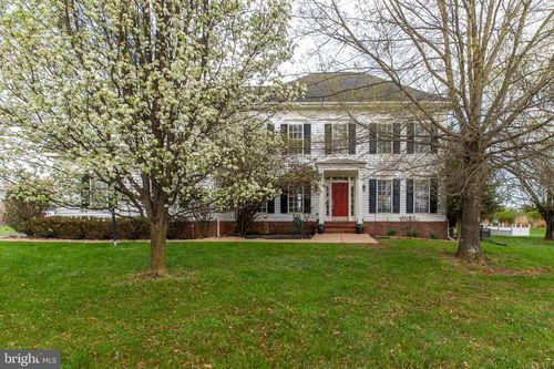 13300 April Cir, LOVETTSVILLE, VA, 20180-3544 | Card Image