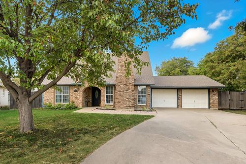 800 Colony Ct, Blue Mound, TX, 76131-1523 | Card Image