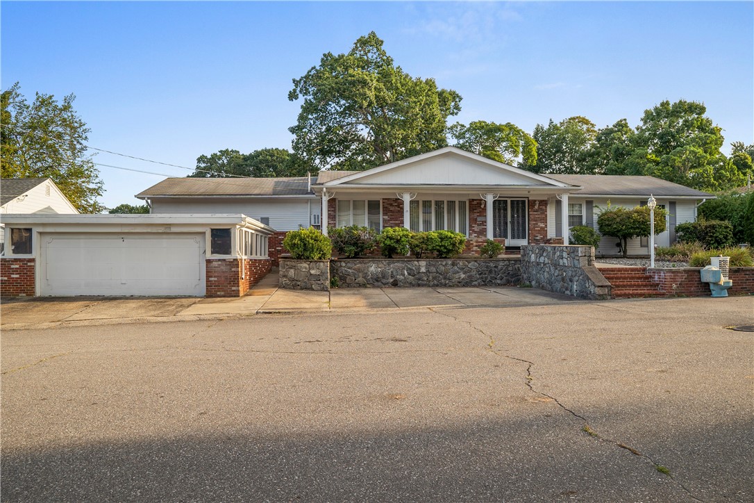 Contillo Dr, Johnston, RI 02919