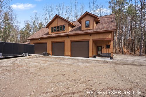 5837 Timber Bluff Trl, Fennville, MI, 49408-9593 | Card Image
