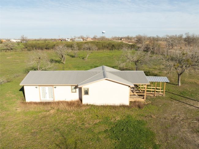 2095 Bridal Path Rd, House other with 1 bedrooms, 1 bathrooms and 100 parking in Luling TX | Image 7