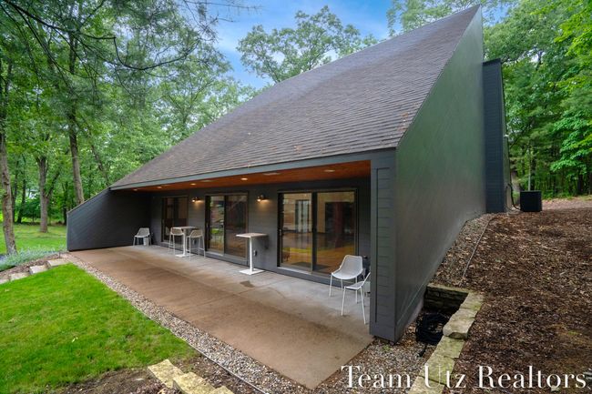 Side of Barn | Image 74