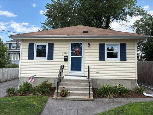 353 Massasoit Ave, East Providence, RI, 02914-2011 | Card Image
