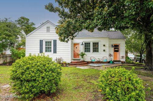 1900 Bridges St, Morehead City, NC, 28557-3661 | Card Image