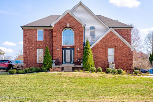 7709 Hall Farm Dr, Louisville, KY, 40291 | Card Image