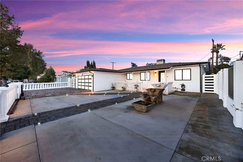 8150 Ranchito Ave, Panorama City, CA, 91402-5420 | Card Image