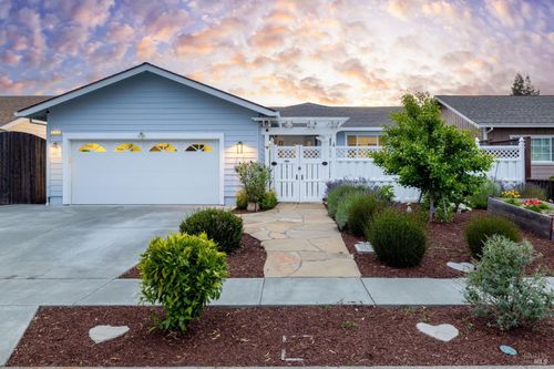 3723 Crestview Drive, Santa Rosa, CA, 95403 | Card Image
