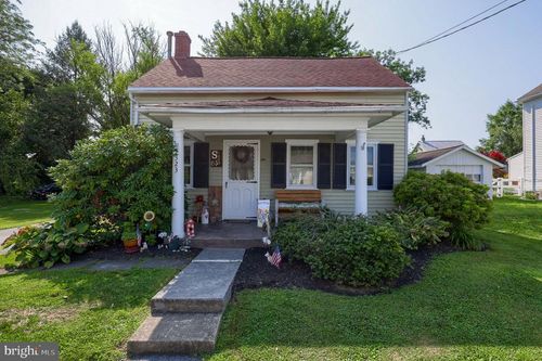 1323 Church St, Lititz, PA, 17543-8984 | Card Image