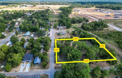 200 S Woodson St, Willis, TX, 77378-8980 | Card Image