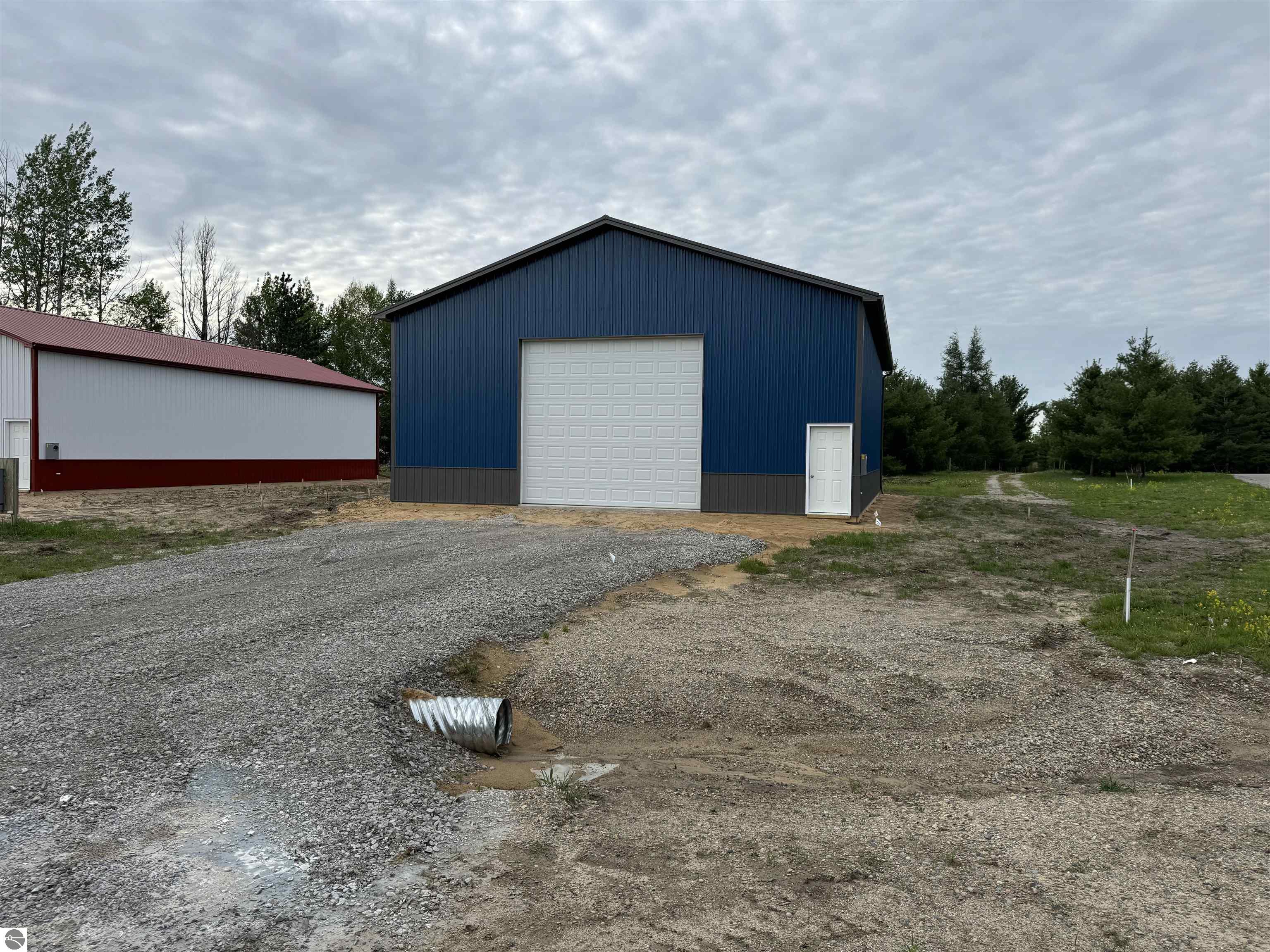 5057 S Branch Rd, Long Lake, MI 48743