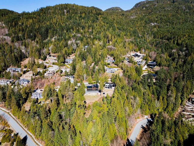 1024 Goat Ridge Drive, House other with 7 bedrooms, 4 bathrooms and 6 parking in Squamish BC | Image 3