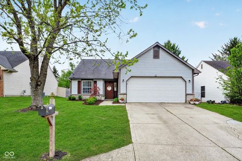 3215 Village Park North Dr, Carmel, IN, 46033-9037 | Card Image