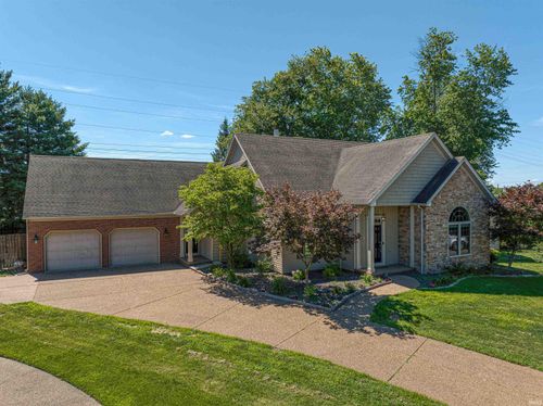 7533 Chapel Hill Ct, Newburgh, IN, 47630-9640 | Card Image