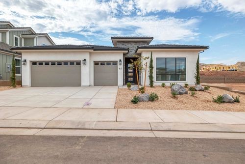 82 E Milan Ln, St George, UT, 84790-5919 | Card Image