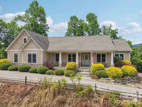 959 Silverglen Way, Hendersonville, NC, 28792-0006 | Card Image