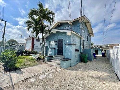 b-236 Sw 10th Ave, Miami, FL, 33130-1110 | Card Image