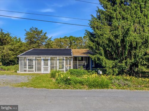 627 Apple Orchard Cir, BERKELEY SPRINGS, WV, 25411-4919 | Card Image