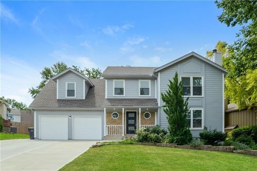 14711 S Arapaho Dr, Olathe, KS, 66062-4724 | Card Image