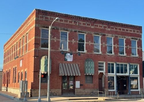101 E Main St, Brady, TX, 76825-4523 | Card Image