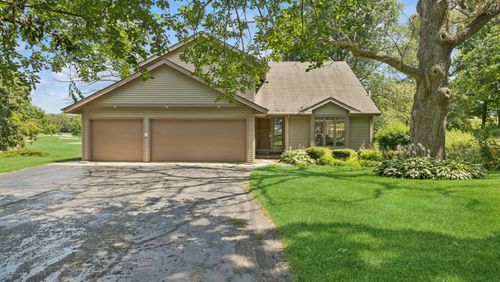 6316 Oak Ct, Elkhorn, WI, 53121-3225 | Card Image