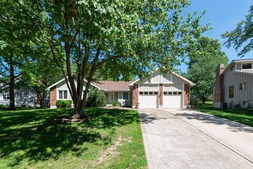 5116 Nw Walden Dr, Kansas City, MO, 64151-2662 | Card Image