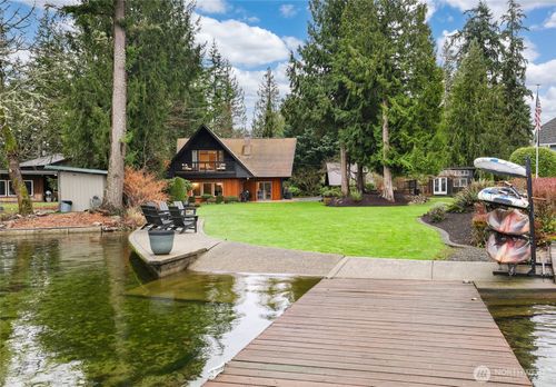 12528 Clear Lake North Rd E, Eatonville, WA, 98328-8308 | Card Image