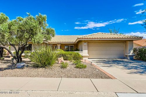 917 E Royal Ridge Dr, Oro Valley, AZ, 85755-8805 | Card Image
