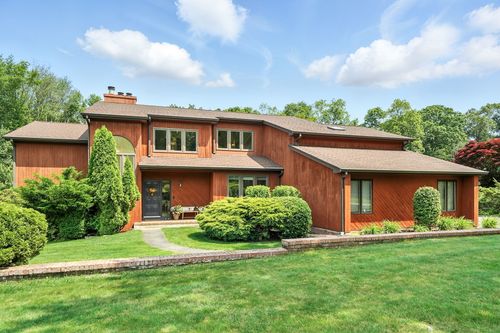 15 Woodridge Ln, New Fairfield, CT, 06812-5033 | Card Image