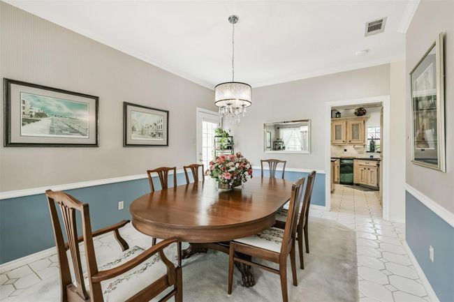 Convenient entry into the Kitchen as well | Image 12