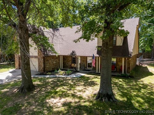 7818 S Park Ave, Broken Arrow, OK, 74011-6438 | Card Image