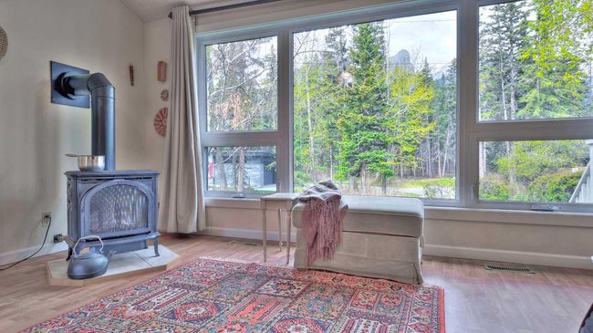 1001 9 Avenue, House other with 4 bedrooms, 2 bathrooms and 4 parking in Canmore AB | Image 6